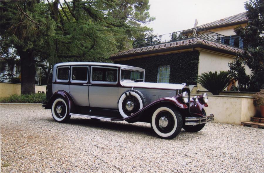  Pierce-Arrow Model B 7-Passenger Sedan 1930 года  (фото 1 из 2)